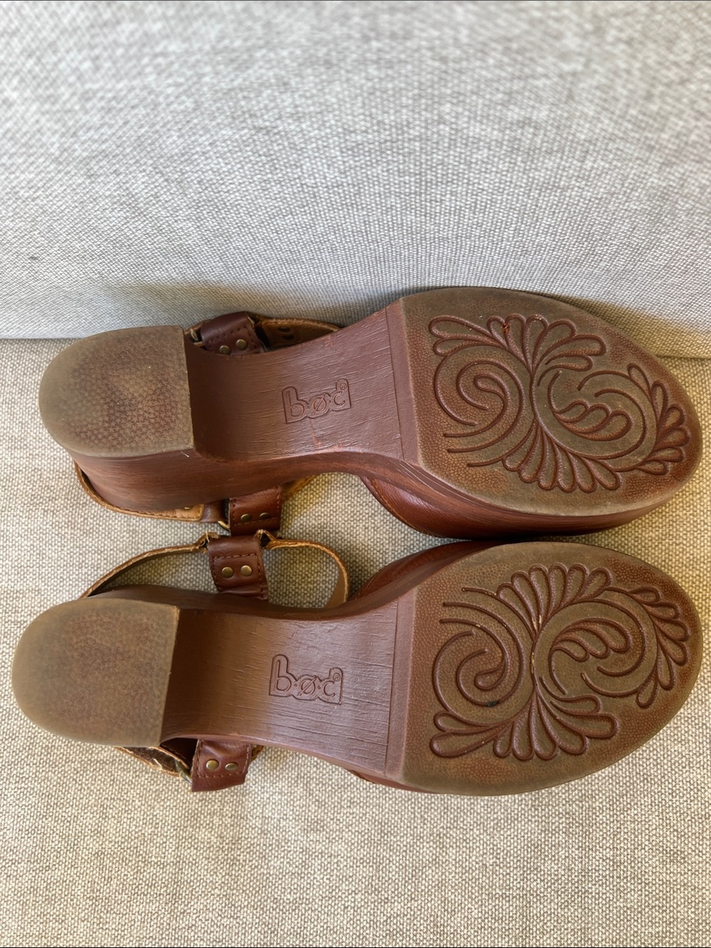 b.o.c. Natasha Brown Mary Jane Platform Clogs - Picture 7 of 7